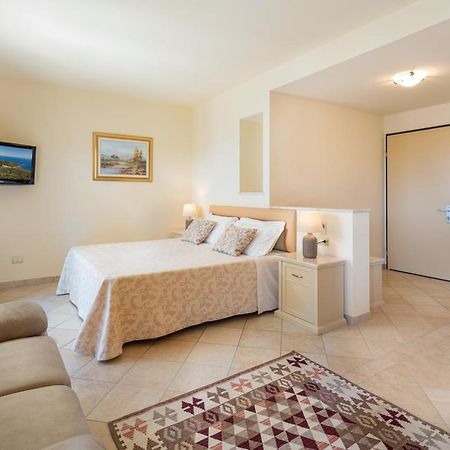 Hotel Regina Elena Olbia Exterior photo