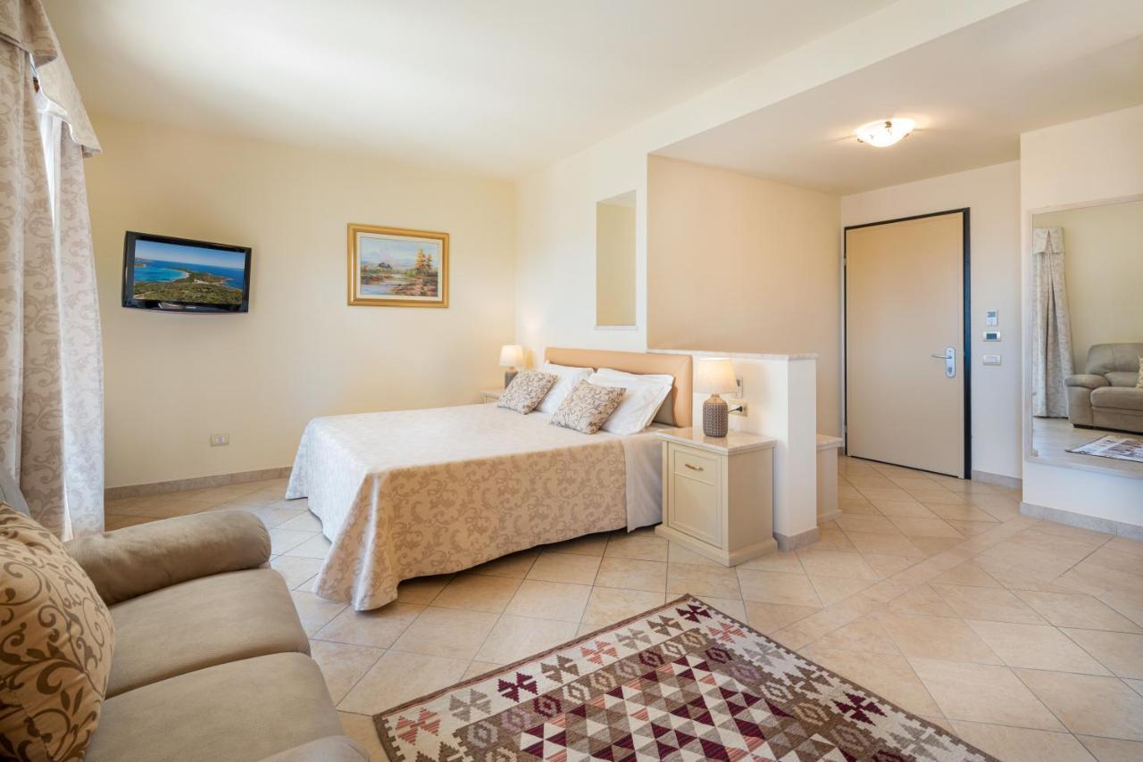 Hotel Regina Elena Olbia Exterior photo