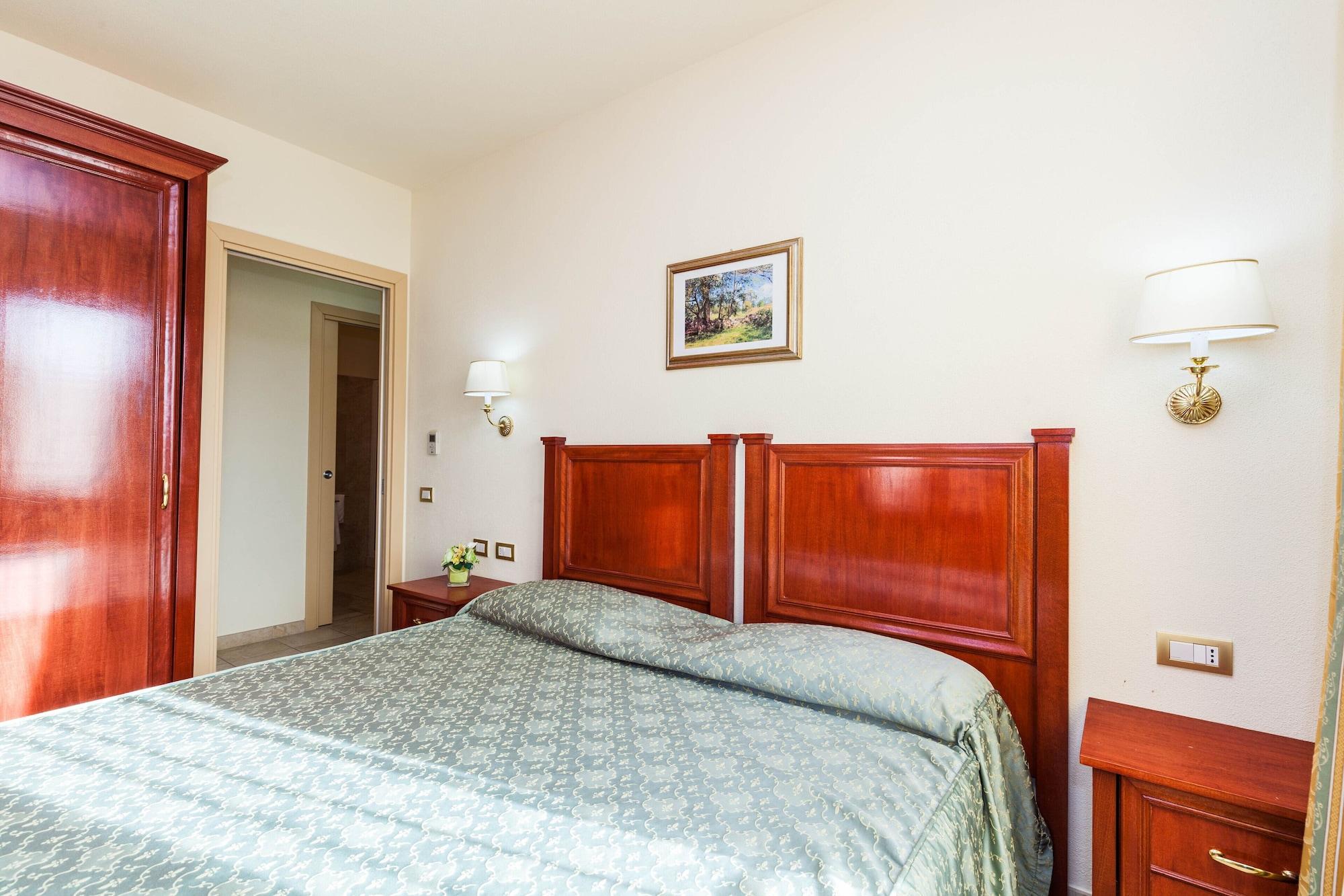 Hotel Regina Elena Olbia Exterior photo